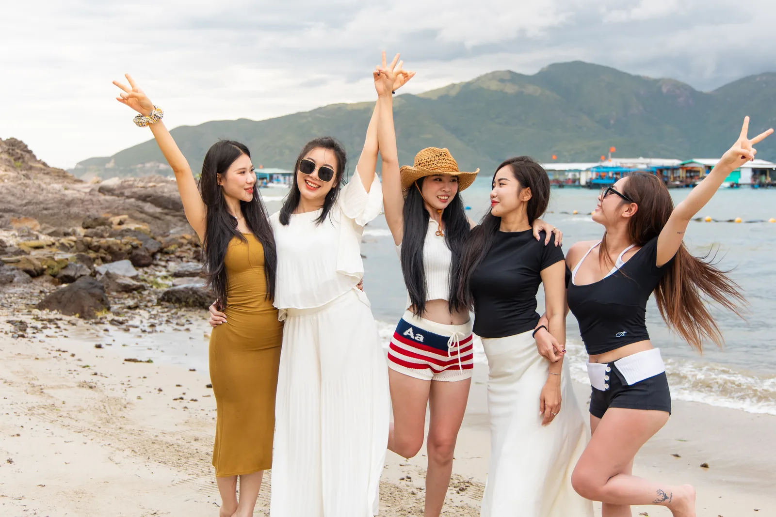 Ảnh minh hoạ cho bài Bãi Tranh cát và sỏi: chụp ảnh đẹp nhưng tôn trọng không gian biển