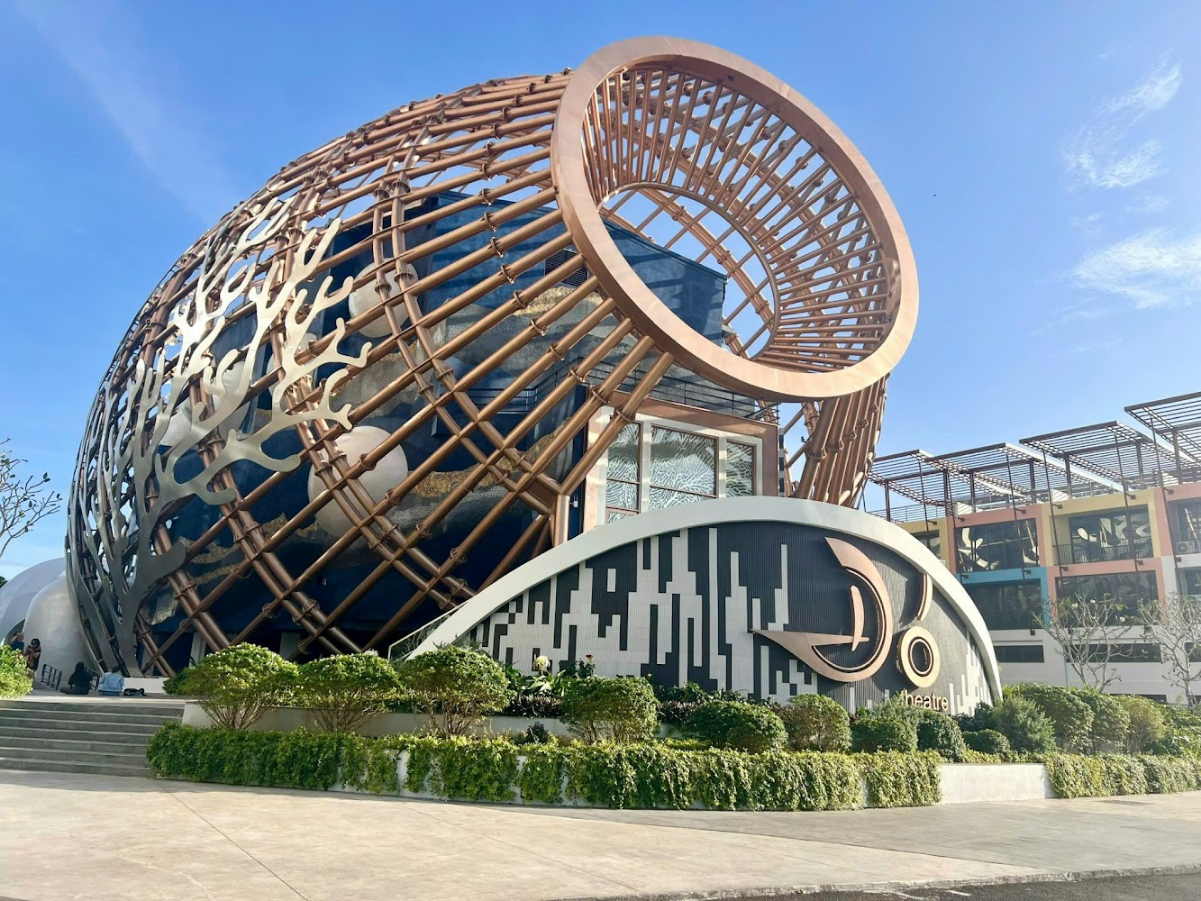 Nhà hát Đó bên vịnh Nha Trang